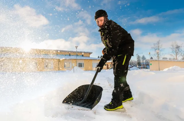 Kiinteistöpalvelut Aatos Oy - Kiinteistöhuolto ja pihanhoito talveen ja kesään, sovitusti.